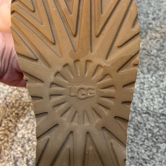 UGG Blush Shearling Boots - Picture 4 of 5